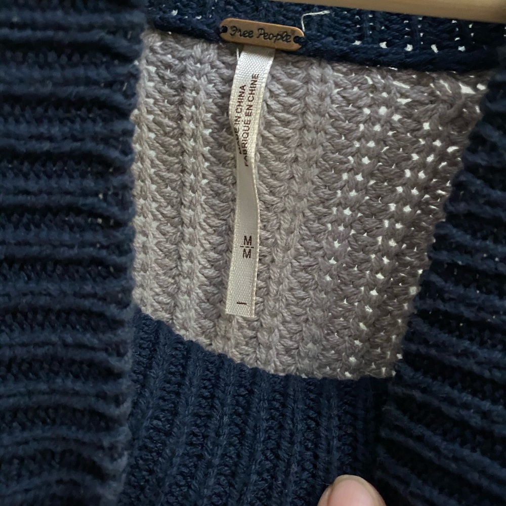 Lightweight Sweater - Picture 3 of 5
